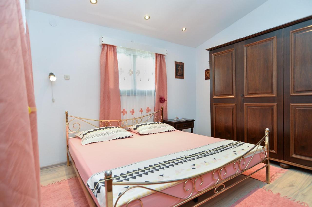 Apartments Vrcevan 811 梅杜林 外观 照片