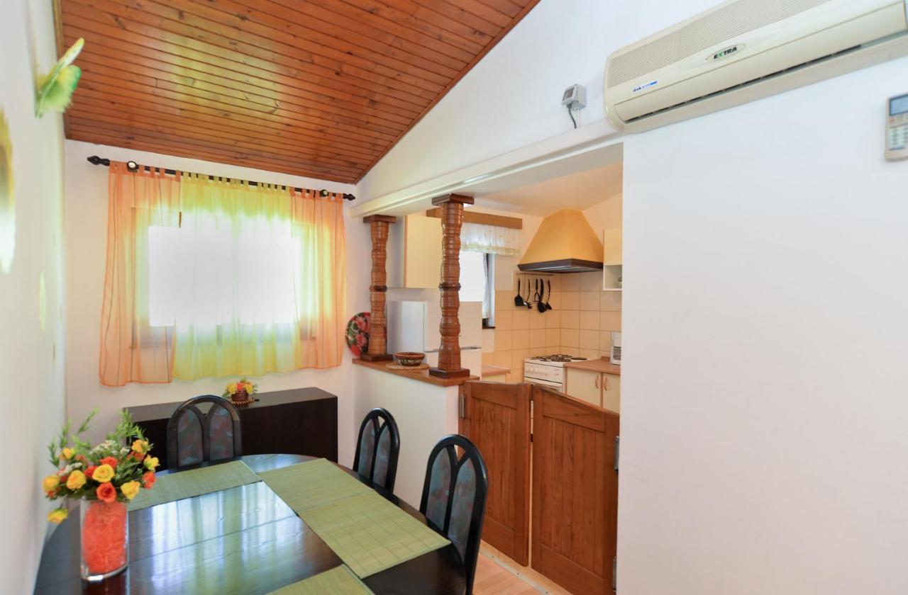 Apartments Vrcevan 811 梅杜林 外观 照片