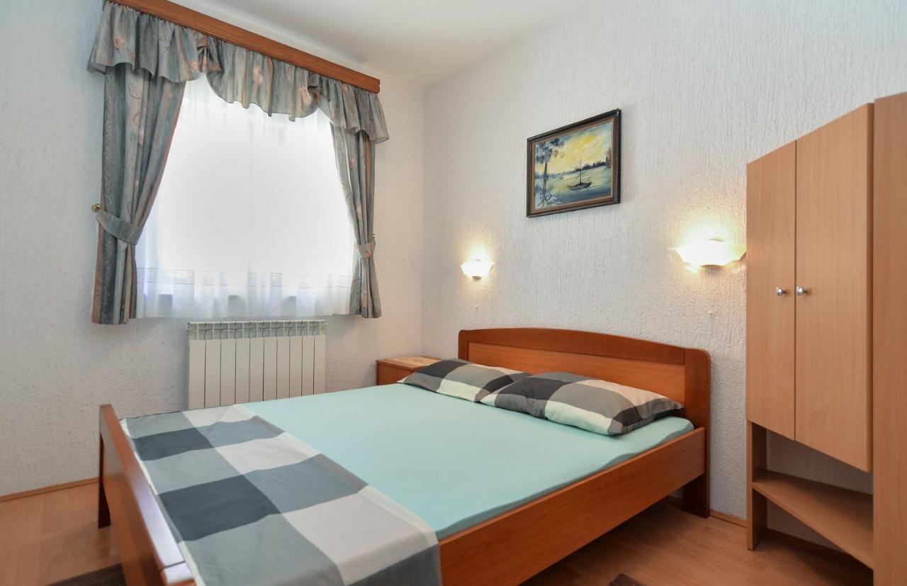 Apartments Vrcevan 811 梅杜林 外观 照片